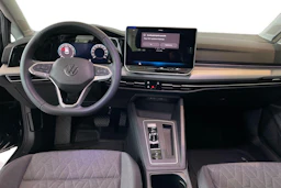 musta Volkswagen Golf 2026 kuva 7.