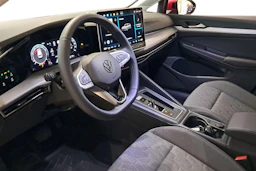 punainen Volkswagen Golf 2026 kuva 6.