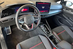 musta Volkswagen Golf 2026 kuva 6.