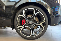 musta Volkswagen Golf 2026 kuva 10.