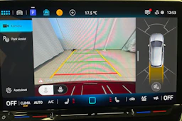 punainen Volkswagen Golf 2026 kuva 11.