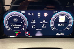 punainen Volkswagen Golf 2026 kuva 12.