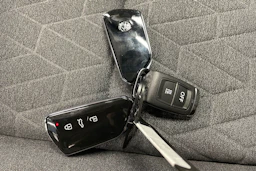 punainen Volkswagen Golf 2026 kuva 13.