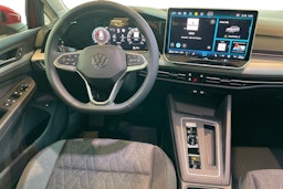 punainen Volkswagen Golf 2026 kuva 7.