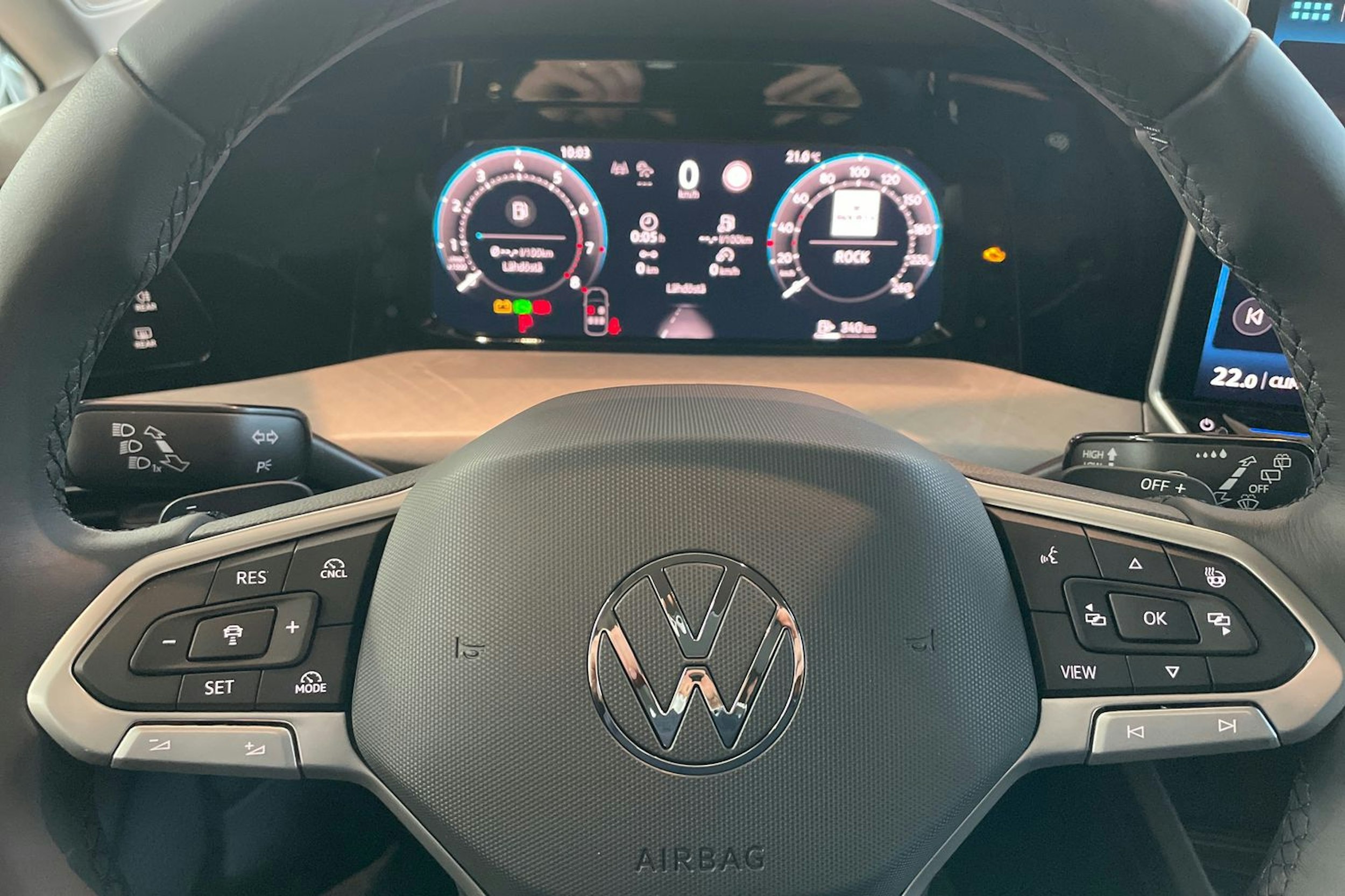 punainen Volkswagen Golf 2026 kuva 11.