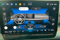 punainen Volkswagen Golf 2026 kuva 16.