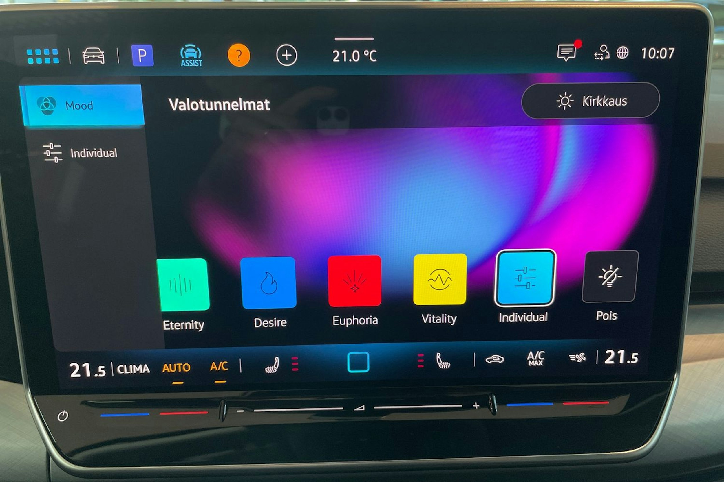 punainen Volkswagen Golf 2026 kuva 20.