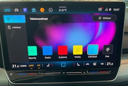 punainen Volkswagen Golf 2026 kuva 20.