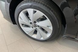 musta Volkswagen Golf 2026 kuva 10.