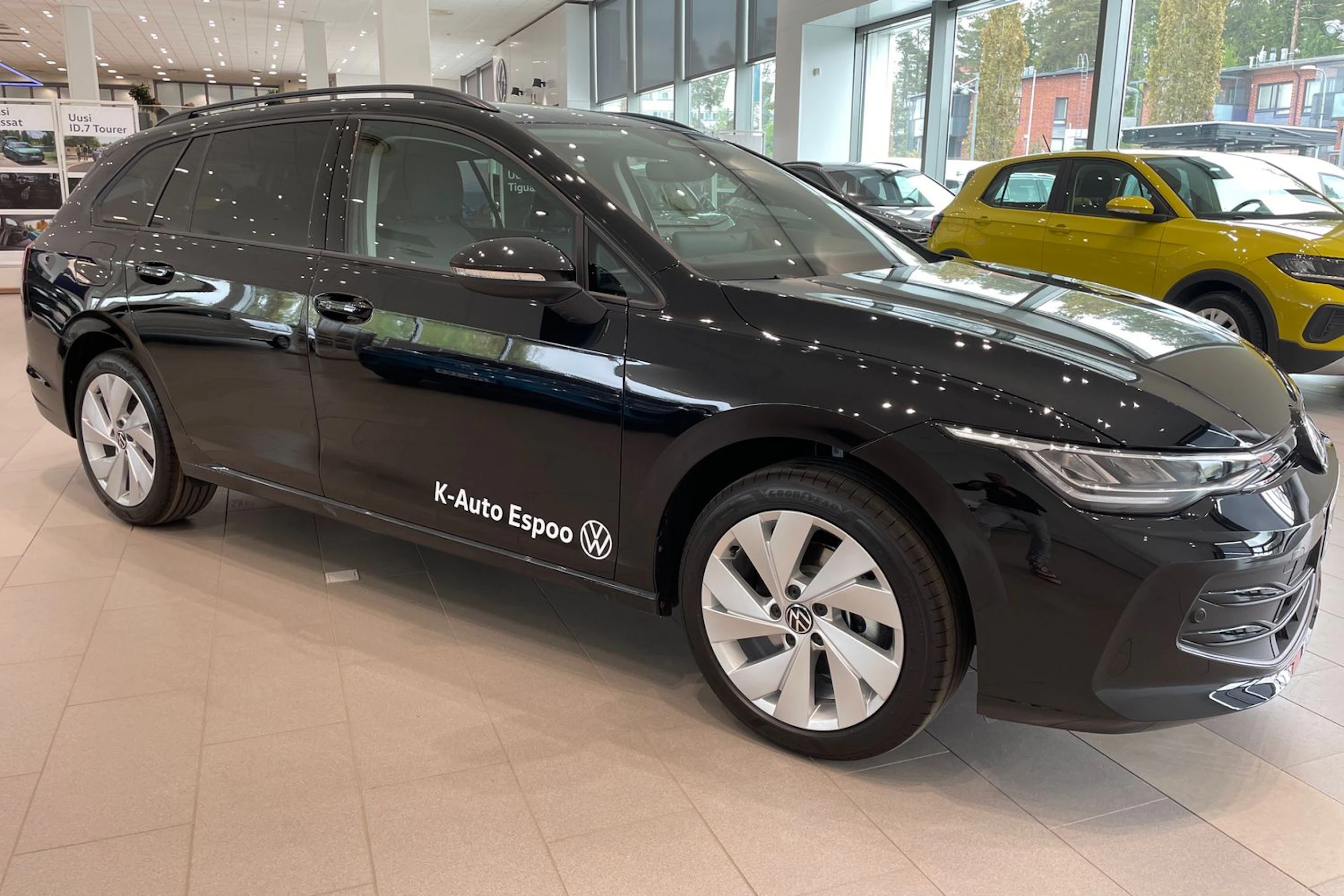 musta Volkswagen Golf 2026 kuva 15.
