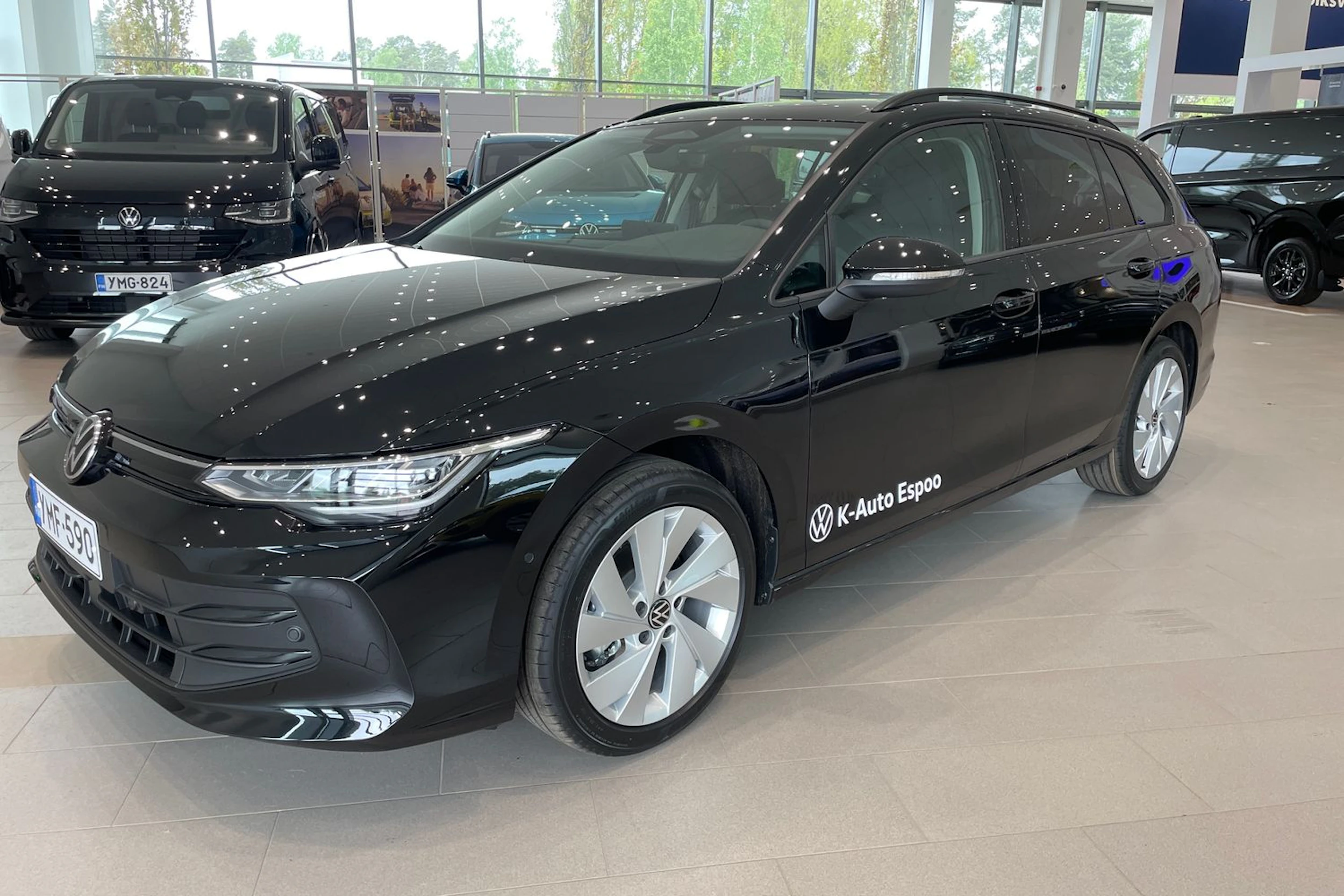 musta Volkswagen Golf 2026 kuva 16.