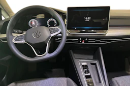 harmaa Volkswagen Golf 2026 kuva 7.