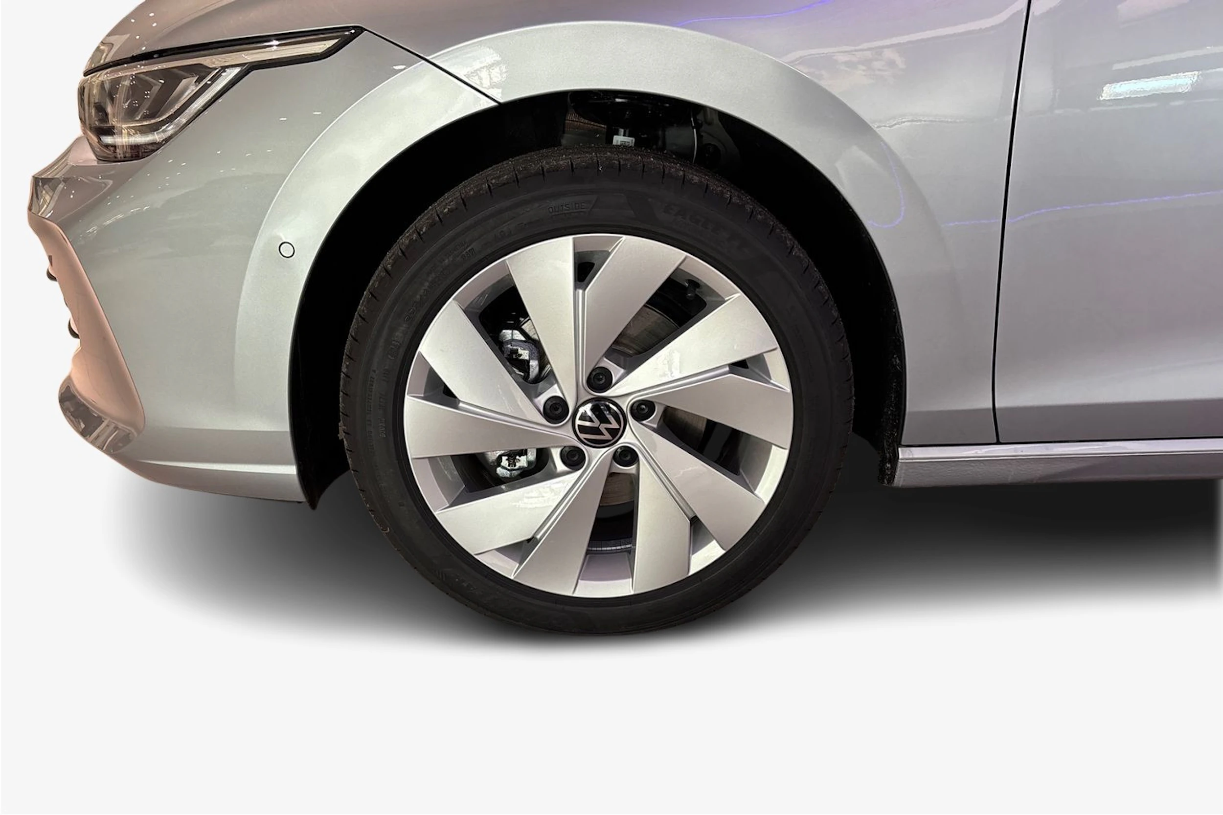 harmaa Volkswagen Golf 2026 kuva 9.