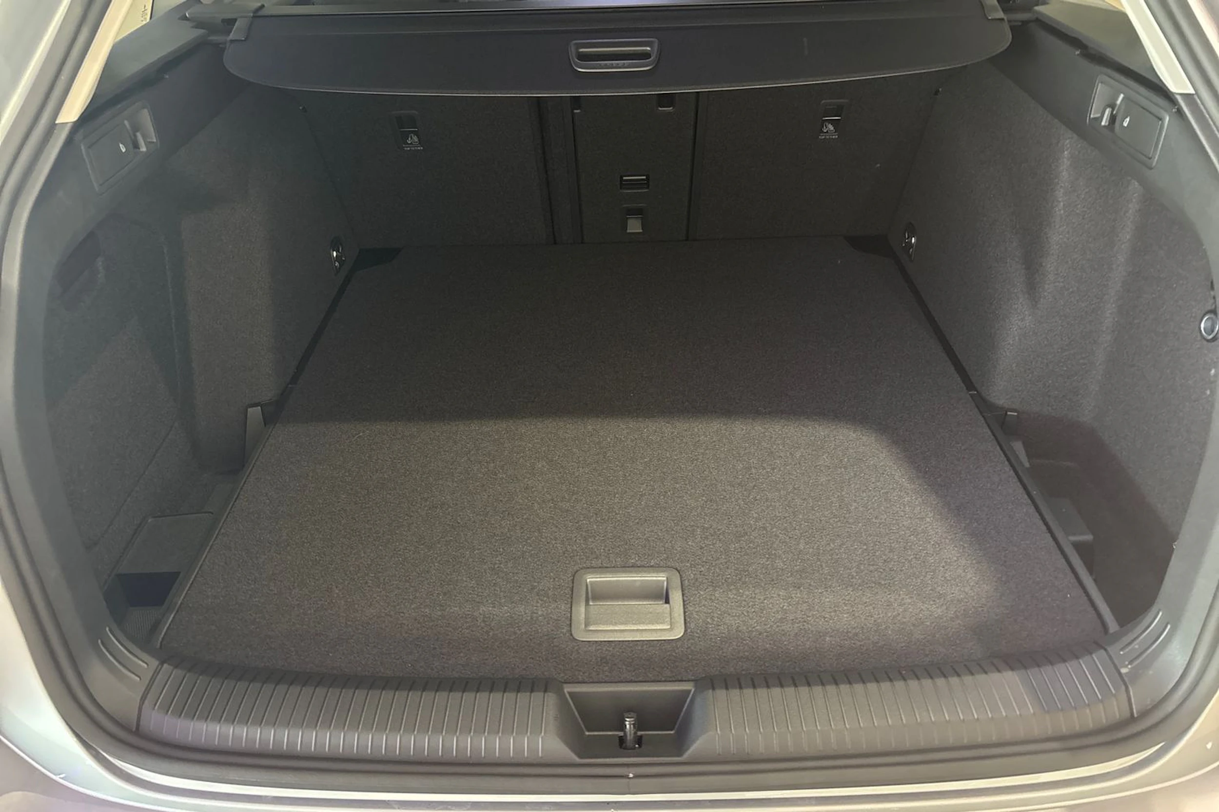 harmaa Volkswagen Golf 2026 kuva 12.