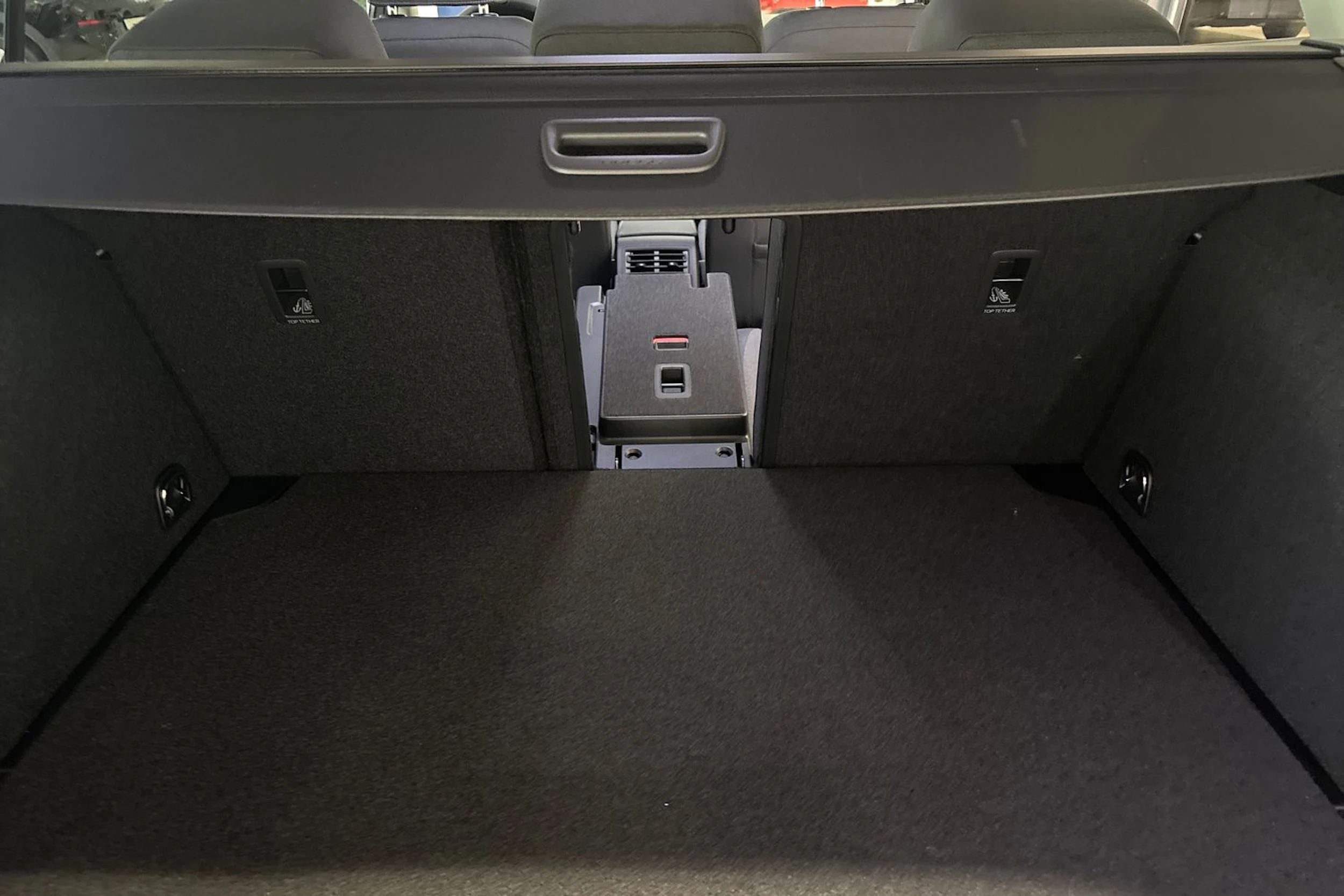 harmaa Volkswagen Golf 2026 kuva 13.