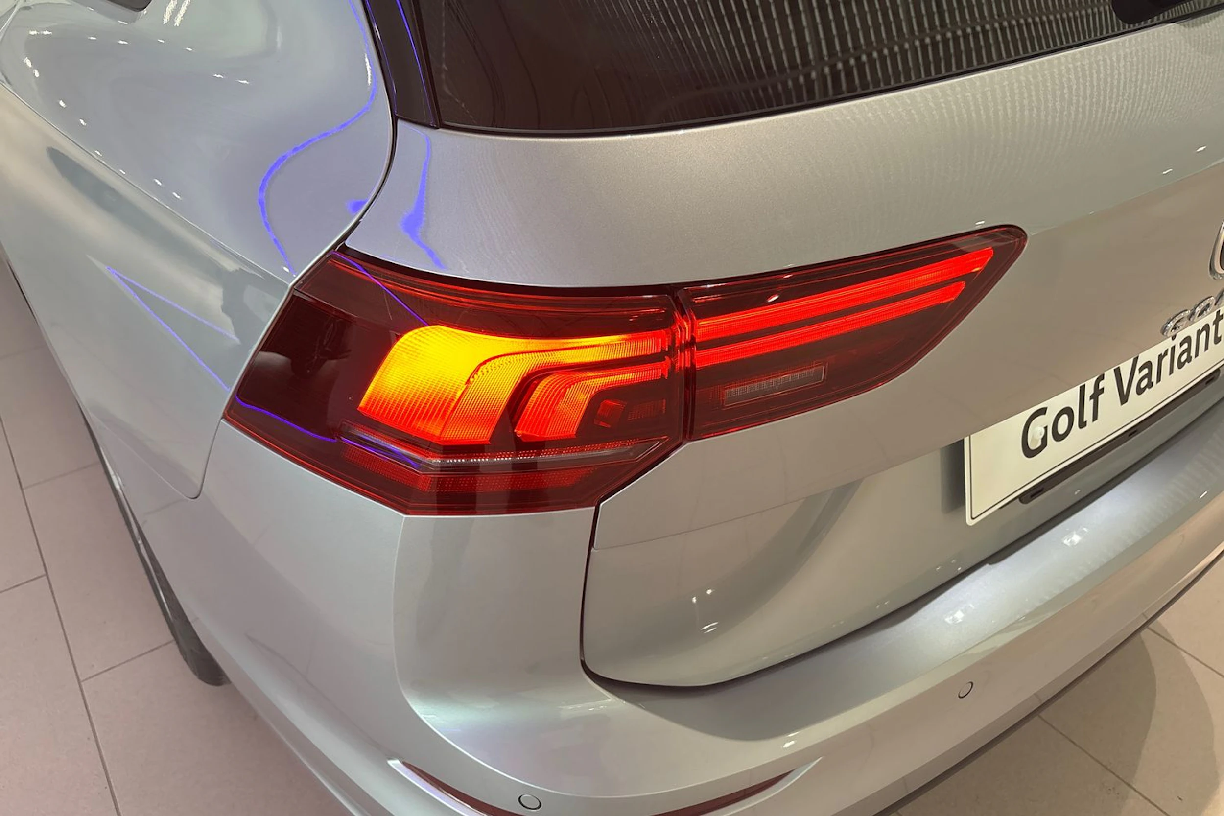 harmaa Volkswagen Golf 2026 kuva 15.