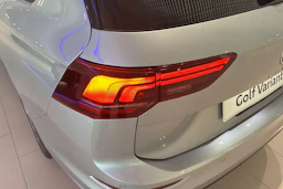 harmaa Volkswagen Golf 2026 kuva 15.