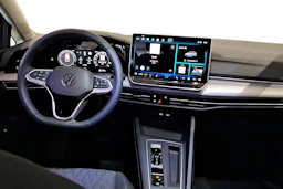 harmaa Volkswagen Golf 2026 kuva 7.