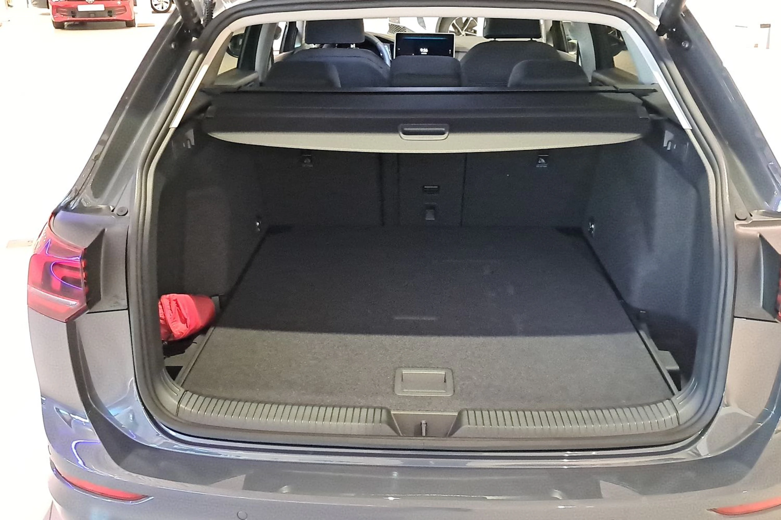 harmaa Volkswagen Golf 2026 kuva 15.