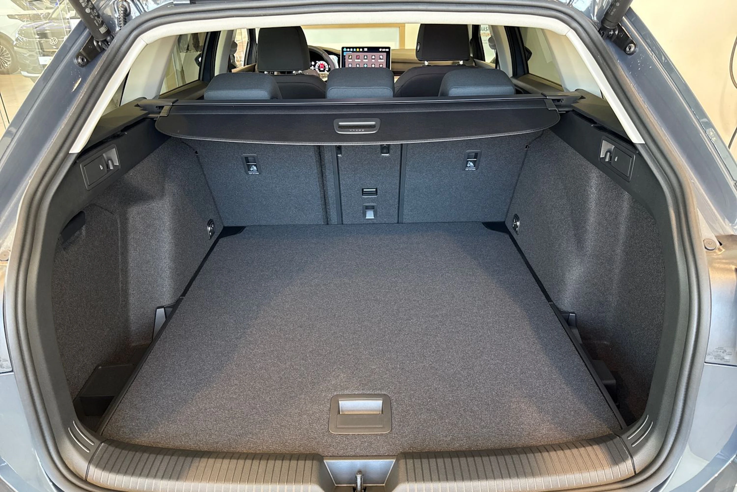 harmaa Volkswagen Golf 2026 kuva 11.