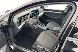 musta Volkswagen Golf 2026 kuva 6.
