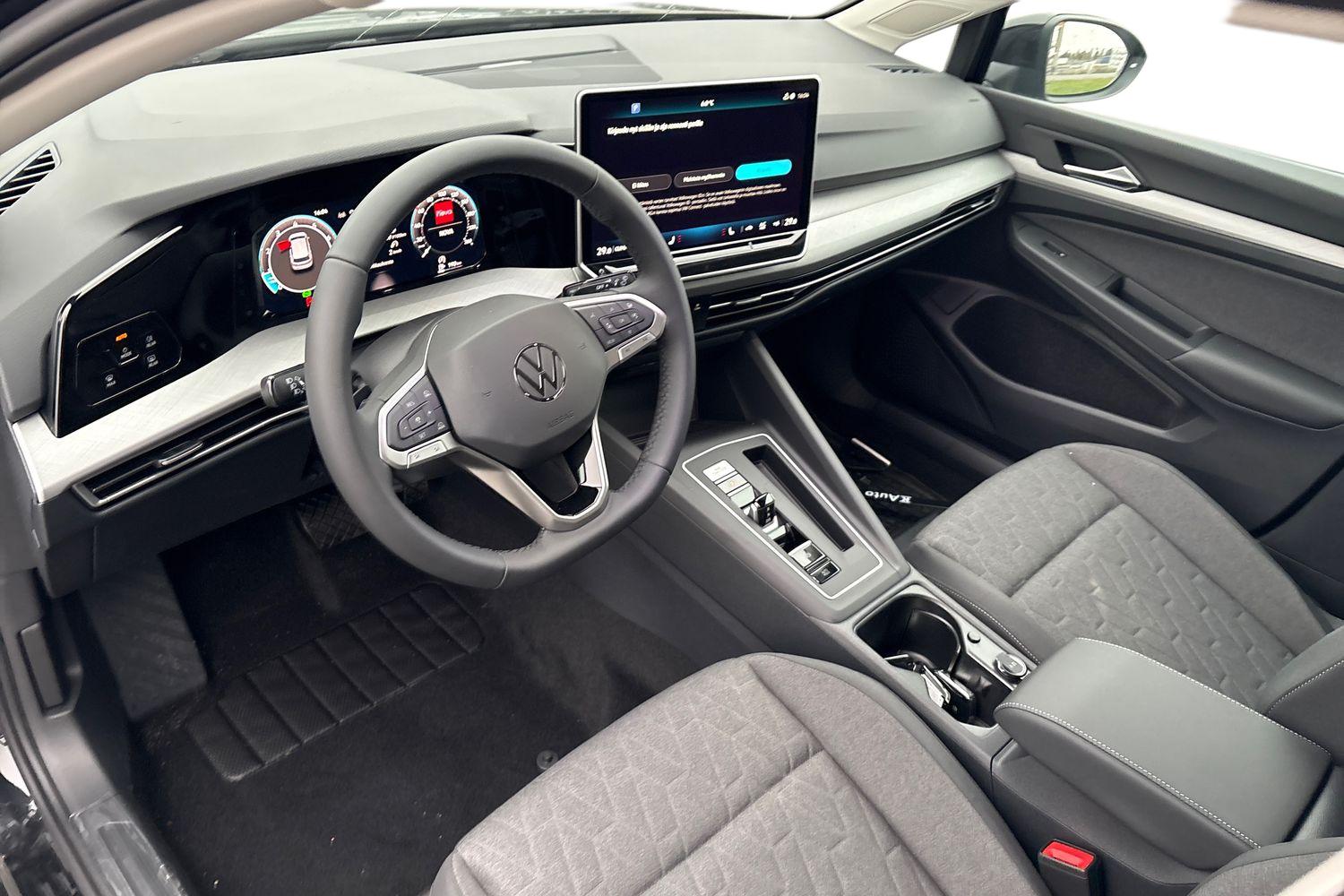 Volkswagen Golf 2026, photo 7/15