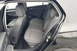 musta Volkswagen Golf 2026 kuva 8.