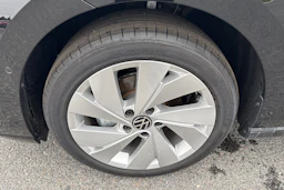 musta Volkswagen Golf 2026 kuva 10.