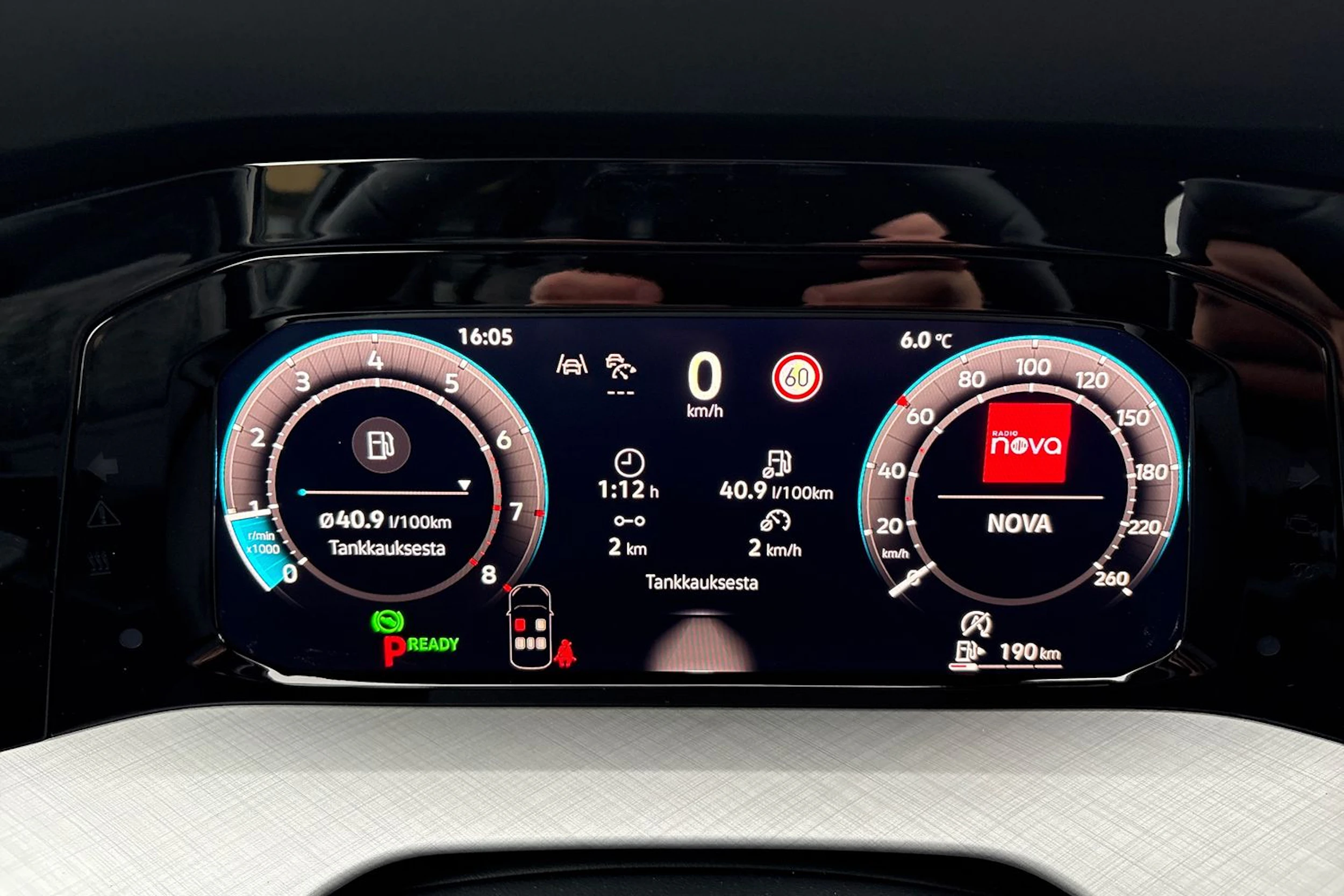 musta Volkswagen Golf 2026 kuva 15.