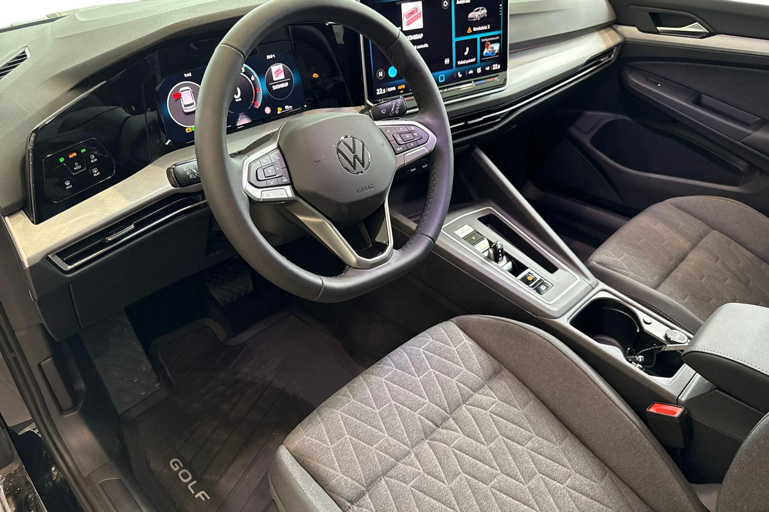 musta Volkswagen Golf 2026 kuva 6.