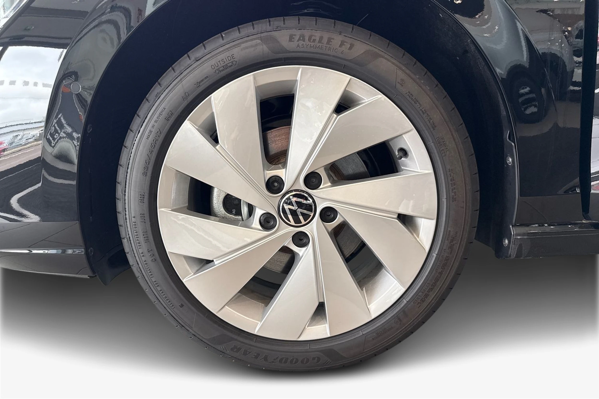musta Volkswagen Golf 2026 kuva 9.
