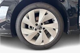 musta Volkswagen Golf 2026 kuva 9.