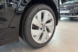 musta Volkswagen Golf 2026 kuva 10.