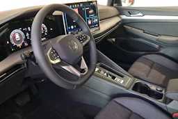 musta Volkswagen Golf 2026 kuva 6.