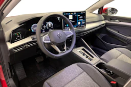 punainen Volkswagen Golf 2026 kuva 6.