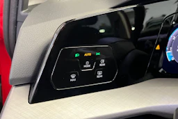 punainen Volkswagen Golf 2026 kuva 13.