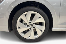 harmaa Volkswagen Golf 2026 kuva 9.