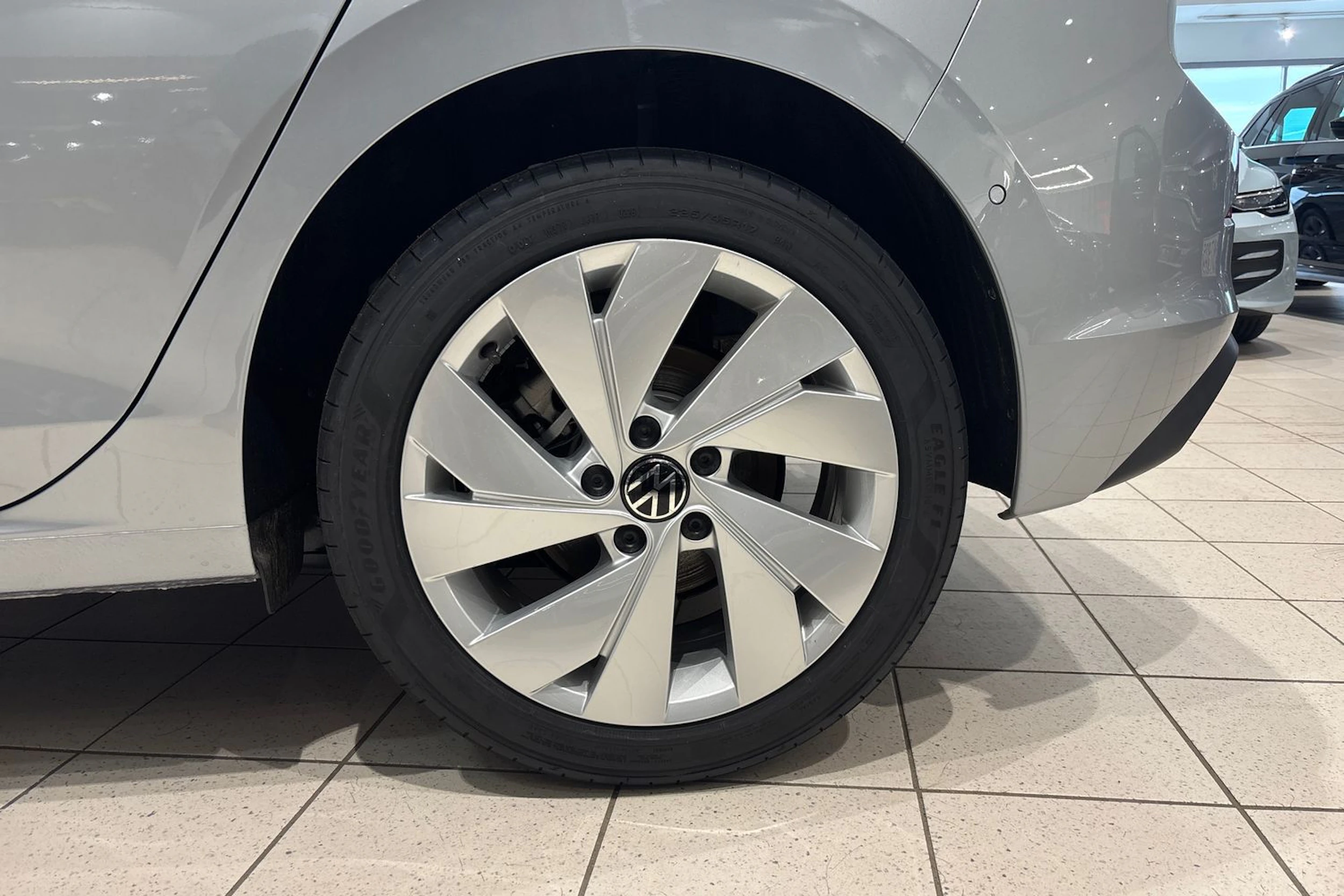 harmaa Volkswagen Golf 2026 kuva 10.