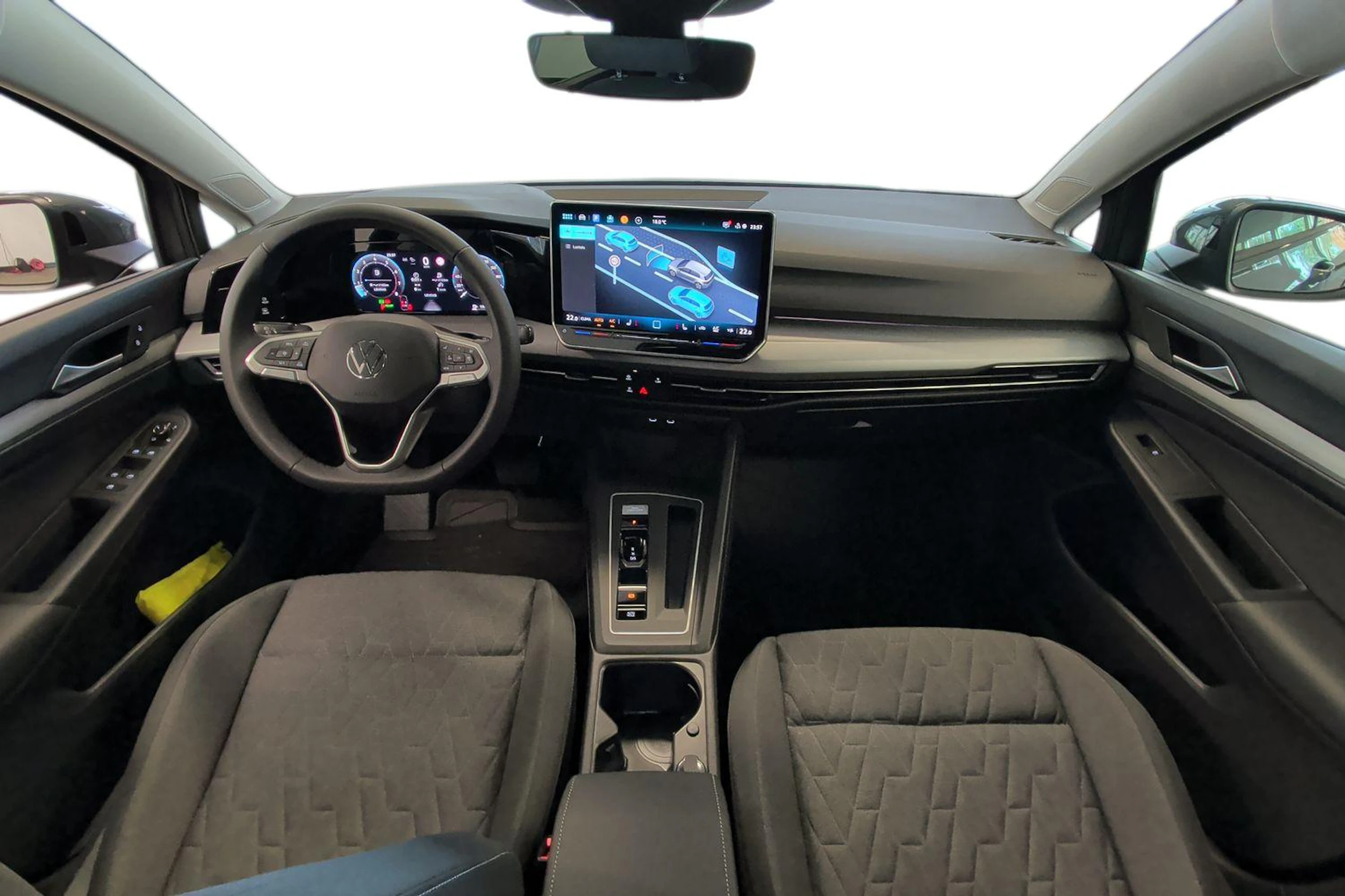 harmaa Volkswagen Golf 2026 kuva 7.