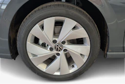 harmaa Volkswagen Golf 2026 kuva 9.