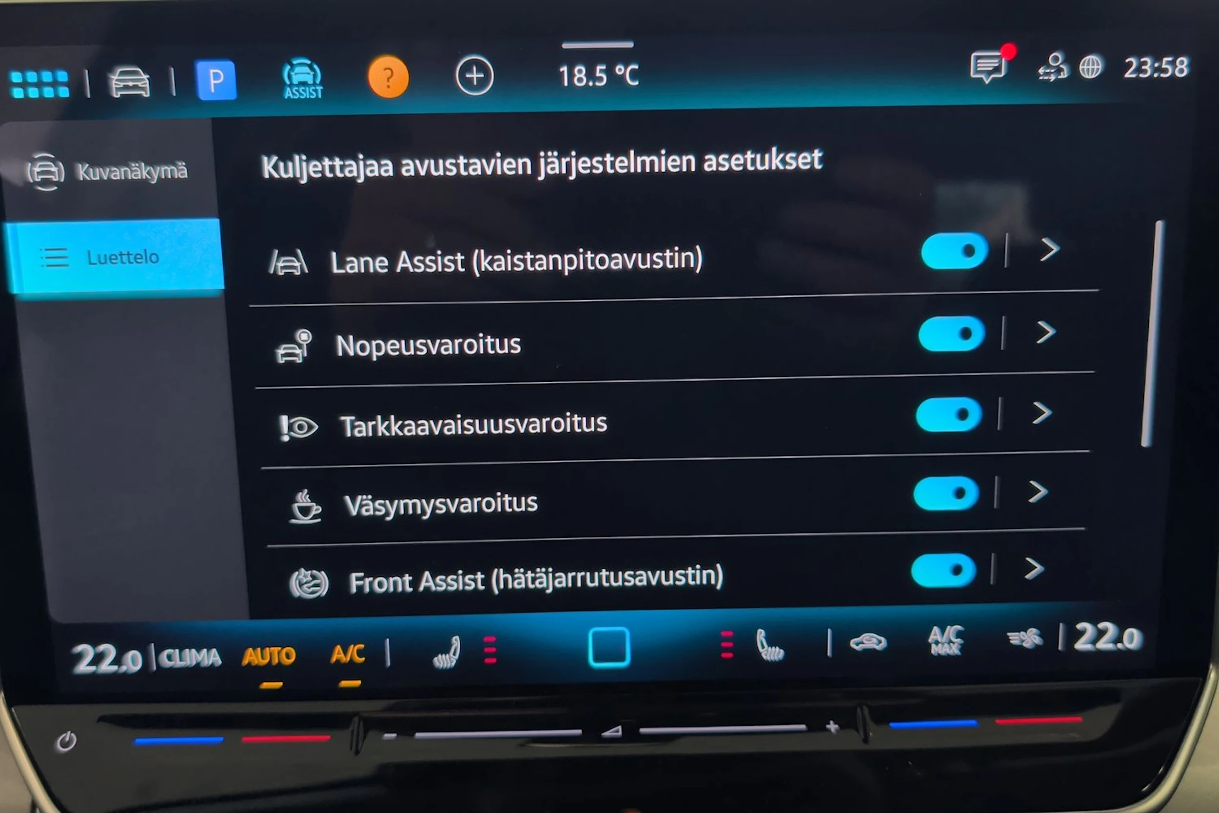 harmaa Volkswagen Golf 2026 kuva 12.