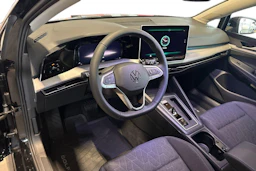 musta Volkswagen Golf 2026 kuva 6.