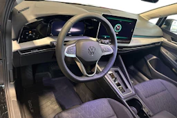 musta Volkswagen Golf 2026 kuva 7.