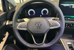 musta Volkswagen Golf 2026 kuva 12.