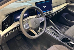 sininen Volkswagen Golf 2026 kuva 6.