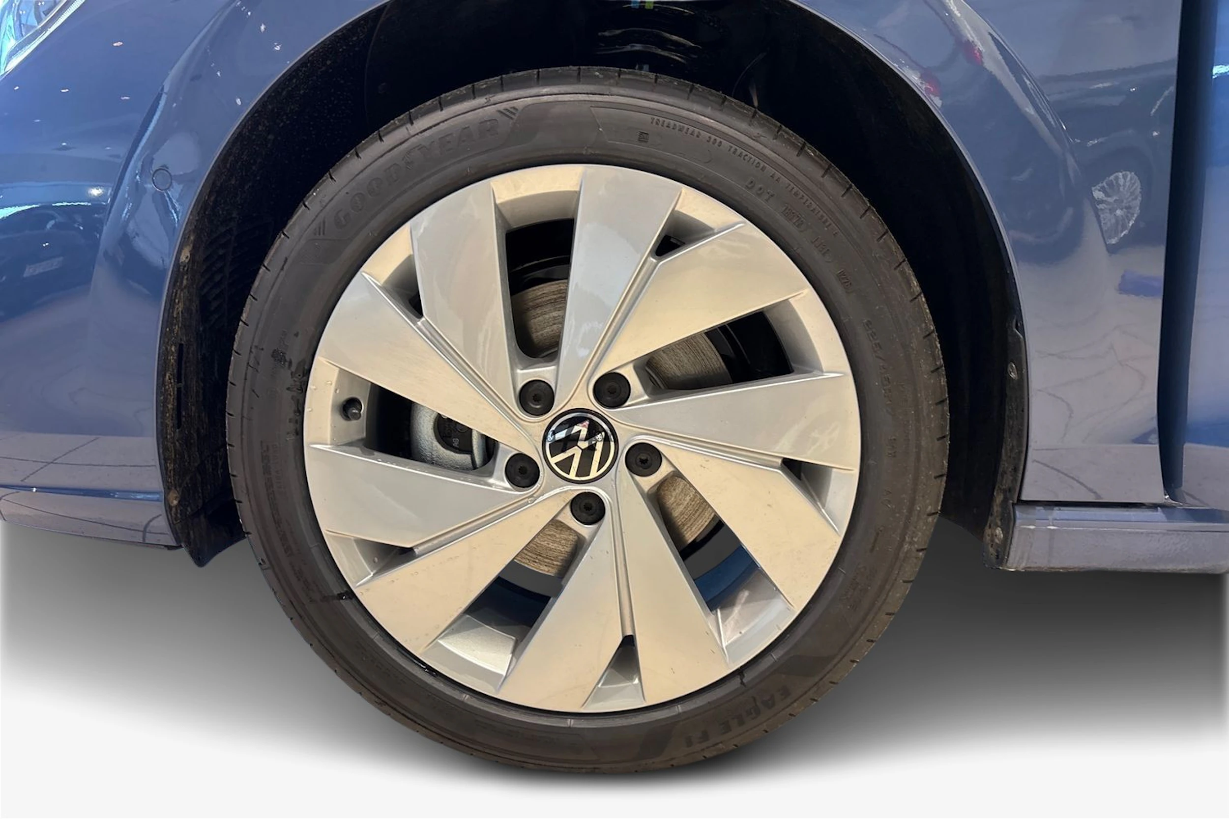 sininen Volkswagen Golf 2026 kuva 9.