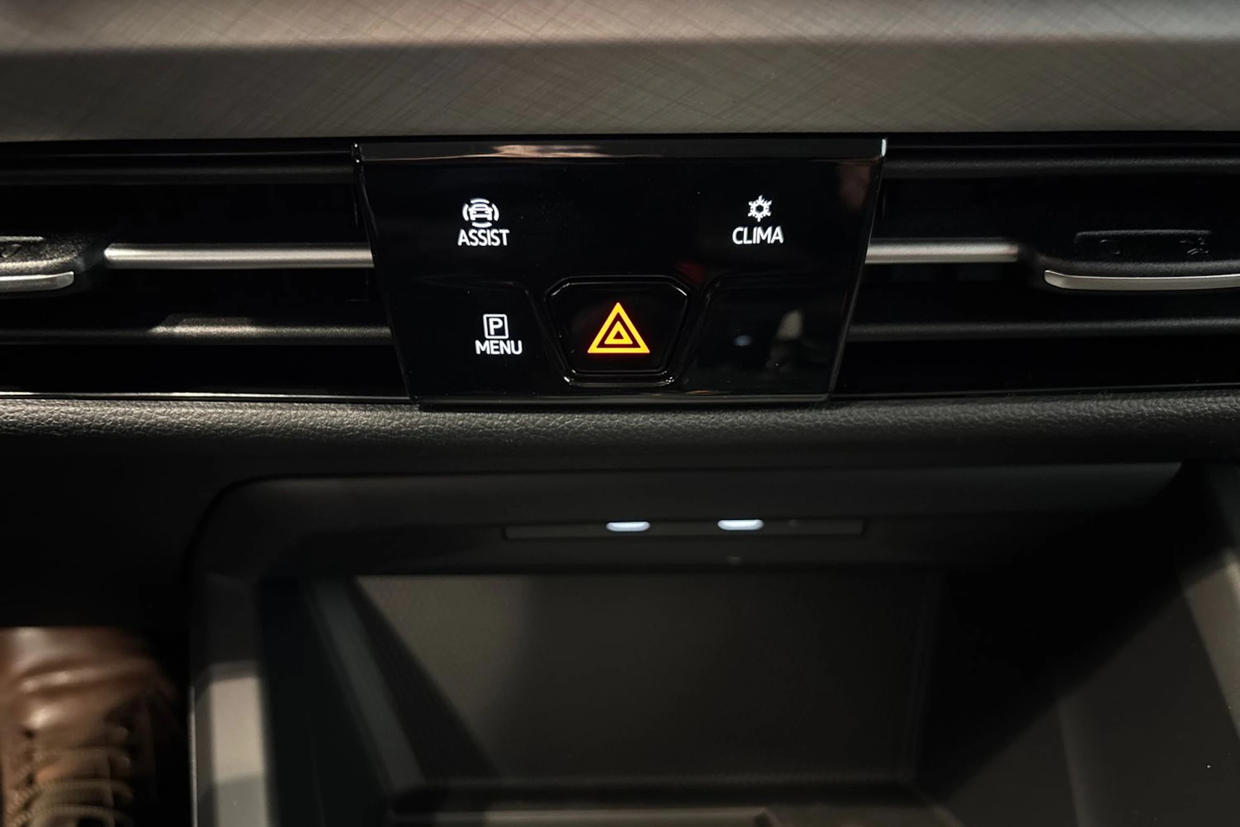 sininen Volkswagen Golf 2026 kuva 20.