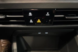 sininen Volkswagen Golf 2026 kuva 20.