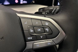 sininen Volkswagen Golf 2026 kuva 25.