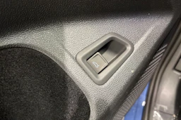 sininen Volkswagen Golf 2026 kuva 27.